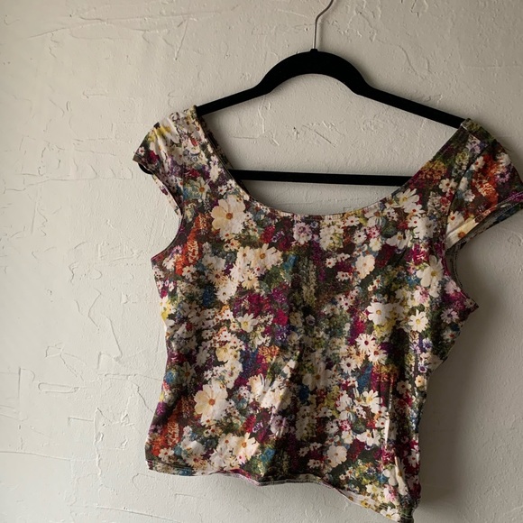 Guess floral top - Picture 3 of 12
